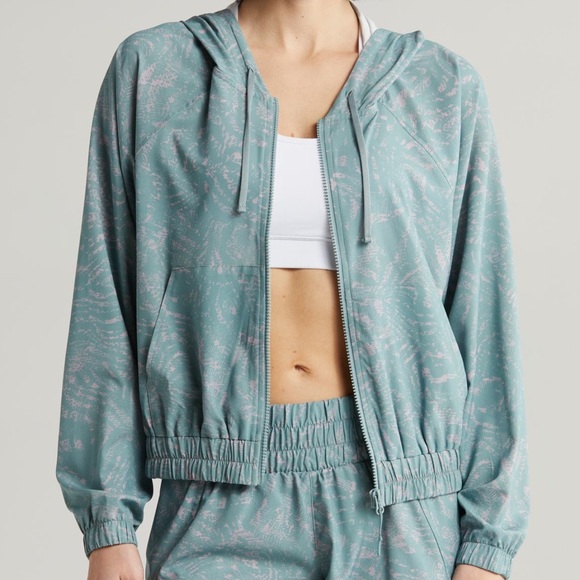 Z by Zella Interval Print Crop Zip-Up Jacket - Picture 3 of 4